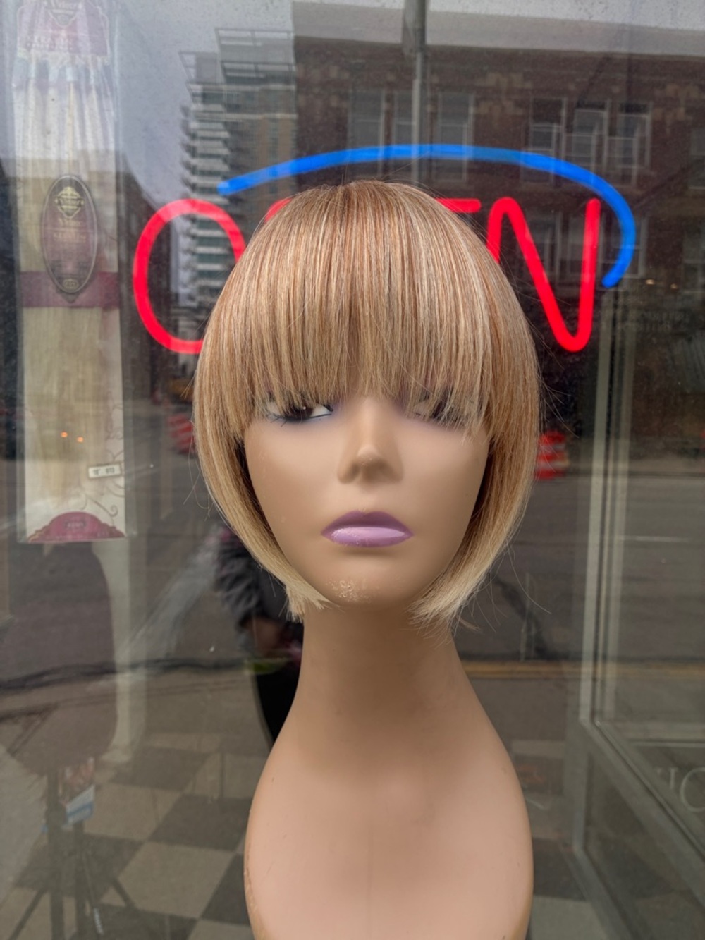 Blonde Bob Wig with Bangs - Natural Blonde